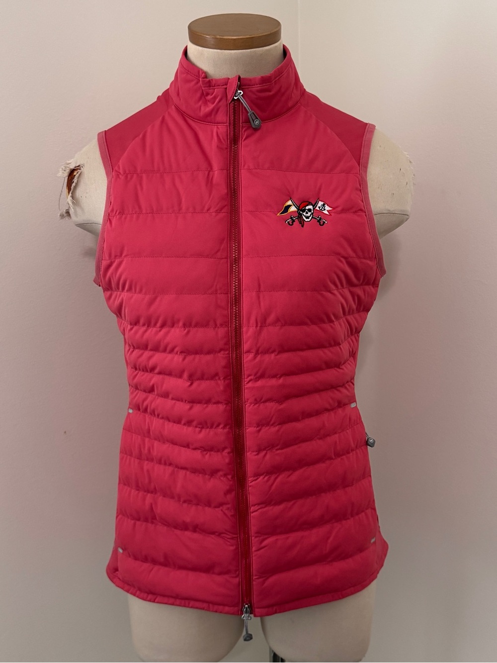 NEW Peter Millar Small Pink Fuse Elite Full Zip Vest w/ Pirate Skull Logo